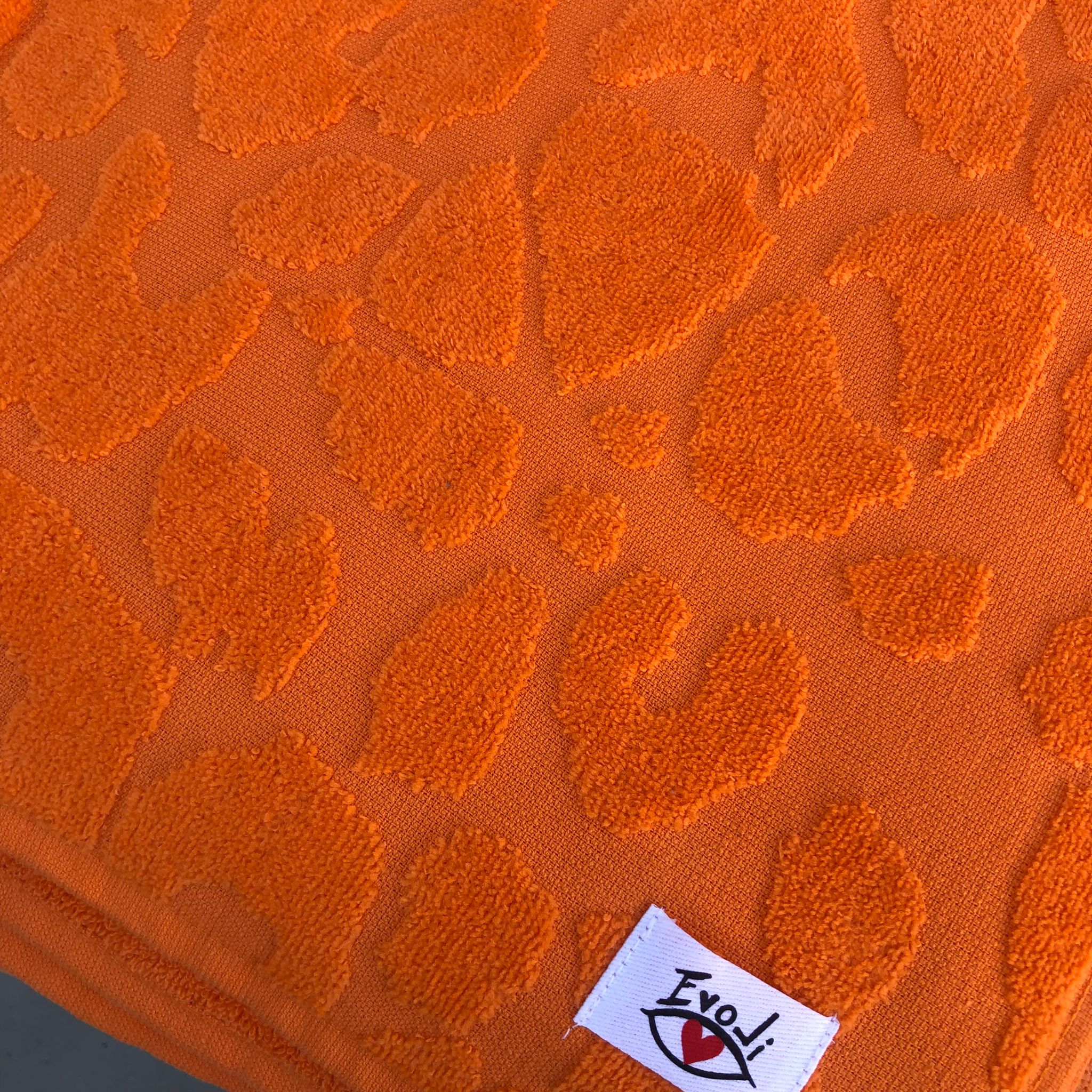 Leopar Desenli Kadife Jakarlı %100 Pamuk Plaj Havlusu 80x160 cm