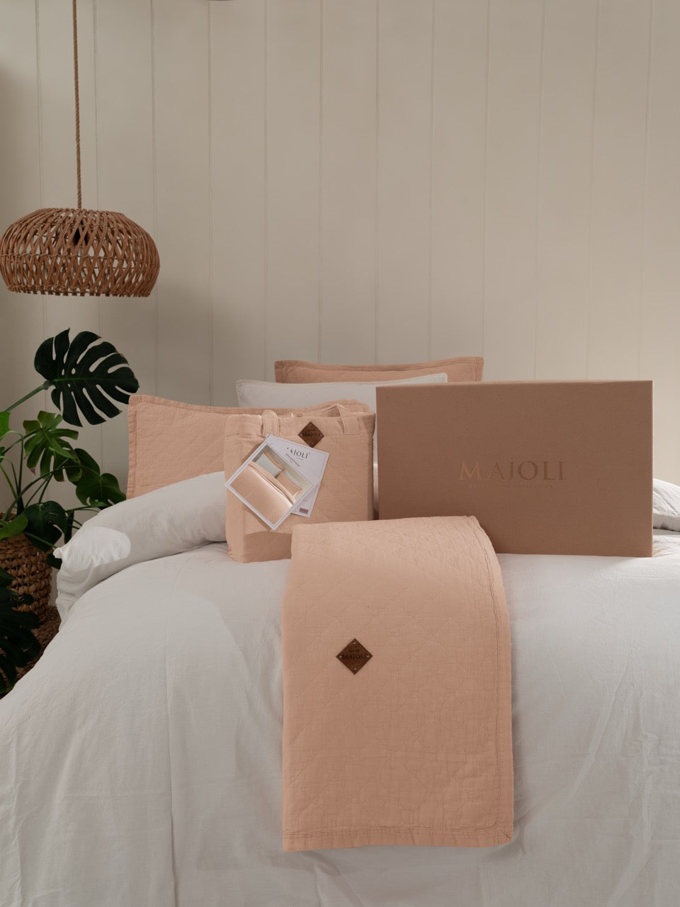 %100 Pamuk Manu Çift Kişilik Yatak Örtüsü 240x220 cm